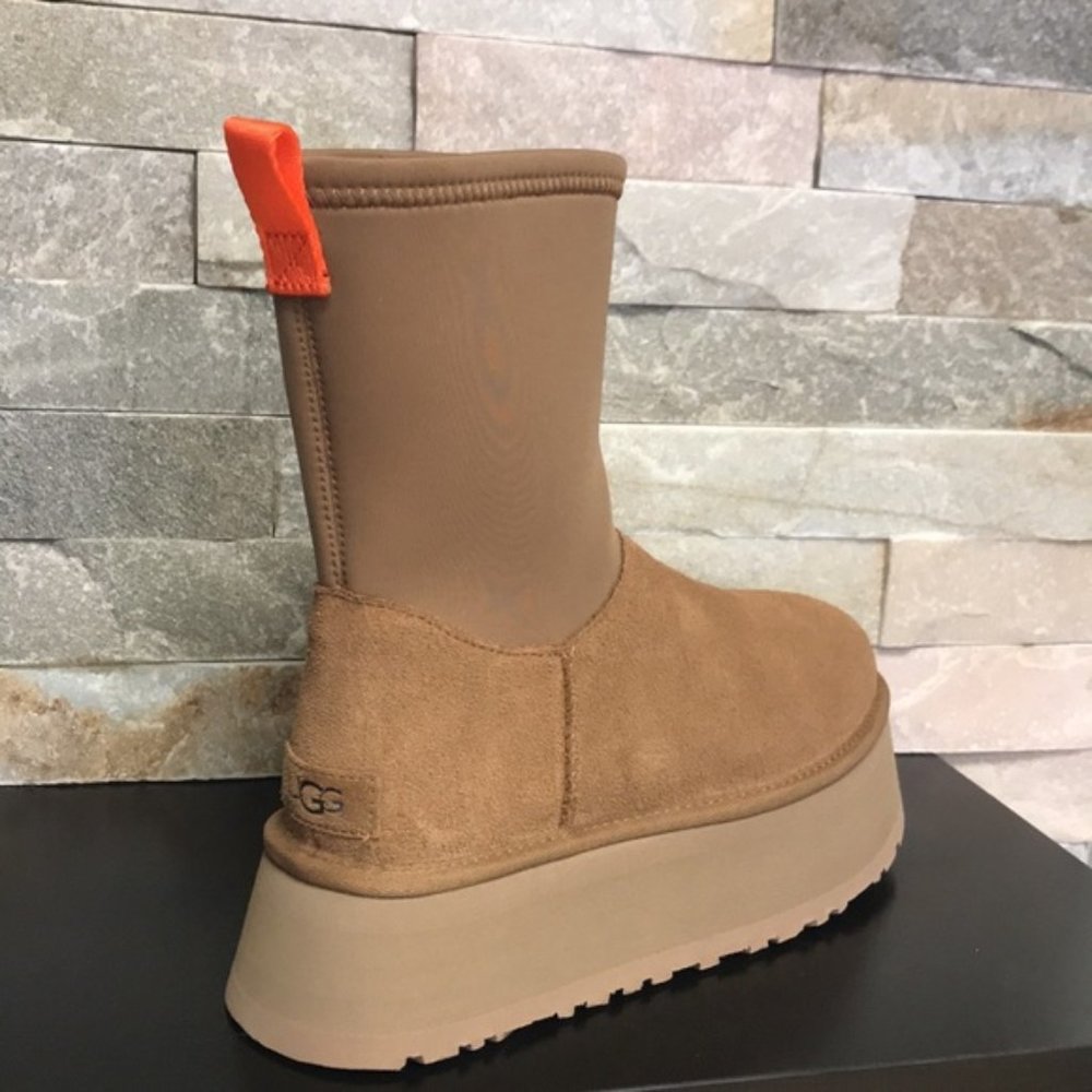 UGG Women's Classic Dipper Boot - Picture 9 of 14